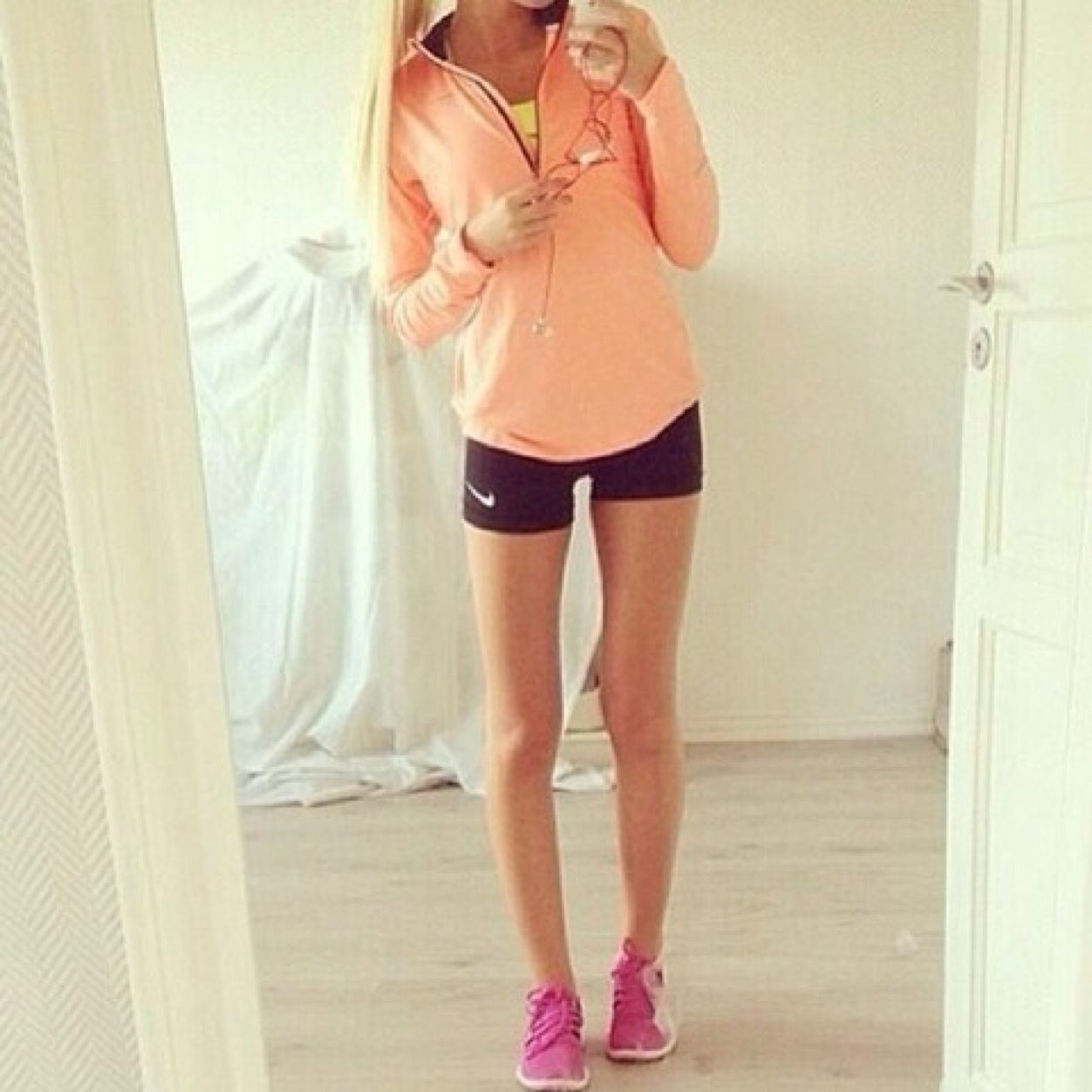 Two girls wanting to get fit! |CW: 140 GW: 125-130 Height: 5'5| SW:150 CW:136 GW:120 Height: 5'5|