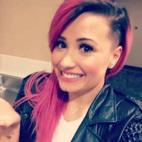 Twitter oficial de ¿Emocionarme?Ni que fueras Demi Lovato. FB- https://t.co/2sicTEP6tA