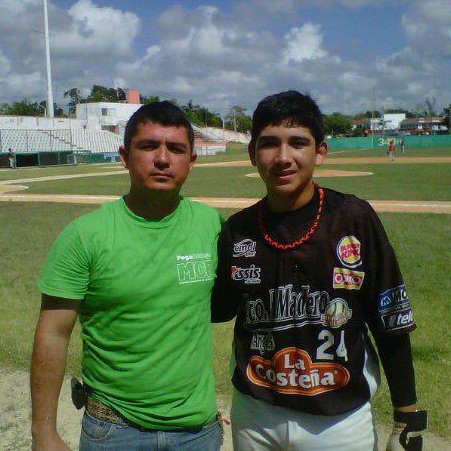 Me gusta el deporte de las pelota caliente,me gusta entrenar mucho,actualmente estudio, me gusta mucho el concurso de lazo, actualmente estudiante de derecho.