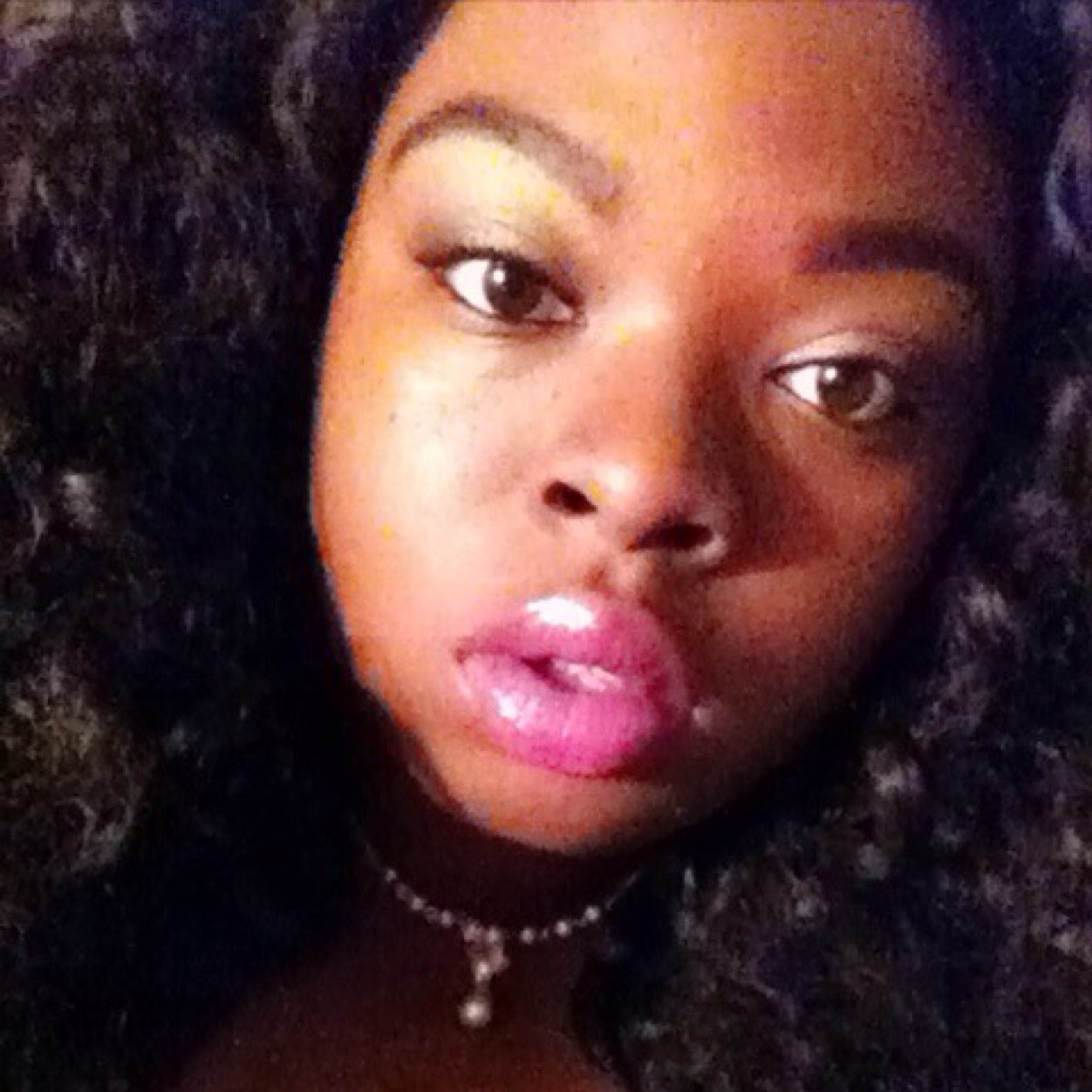 . Aspiring traveling musician . Teen Psychologist . God is my strength . Honest &&nd loyal . #MoneyMinded #Singer .IG: naniigian