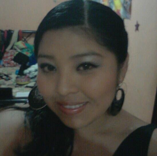 ama de casa, felizmente casada y dedicada ami familia,me gusta ir mucho al cine, sencilla y divertida.