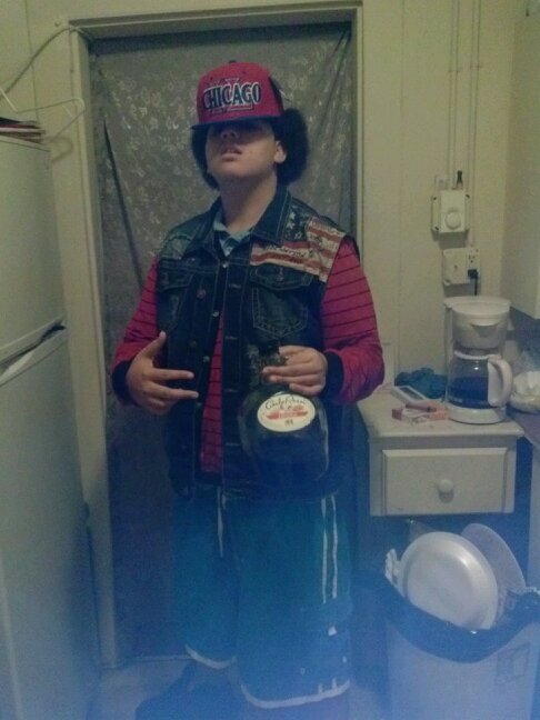 Tell yah people to follow me i am cool and shit follow me anthonymota2 i follow back