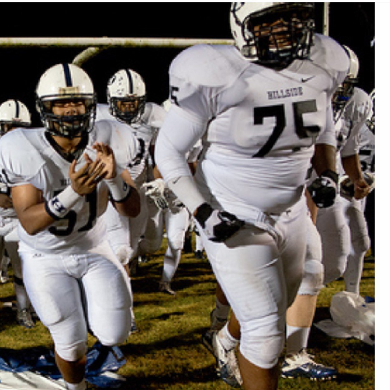 HHS football #75 wrestler cool person 6,3 single and follow the twif : @DopeAaaTHUGG_ 