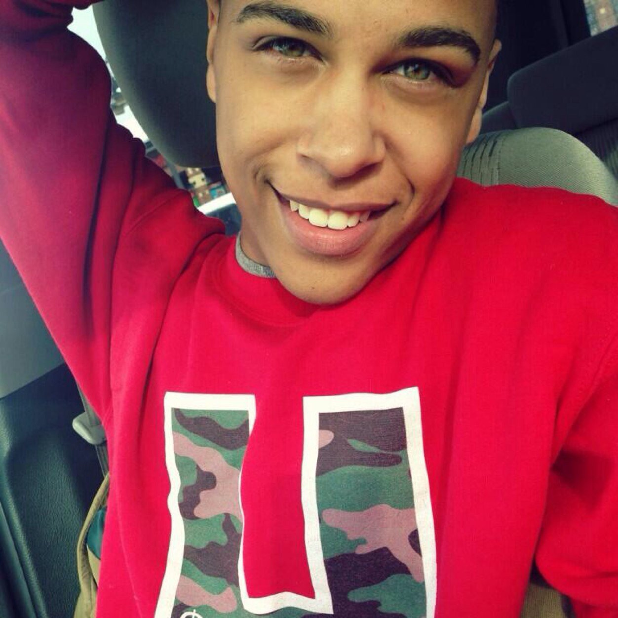 Her Heart. I hold that. Her love.I have that.Her Man i am that. ❤ ❤ oh.