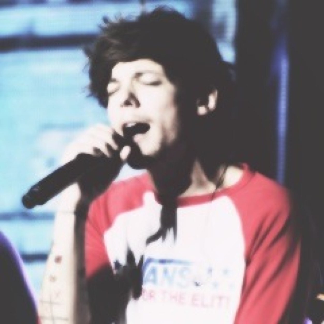 Don't fall in love with me, it's highly unlikely anyways. DM me if you want pleasure, it's what I'm here for. xx