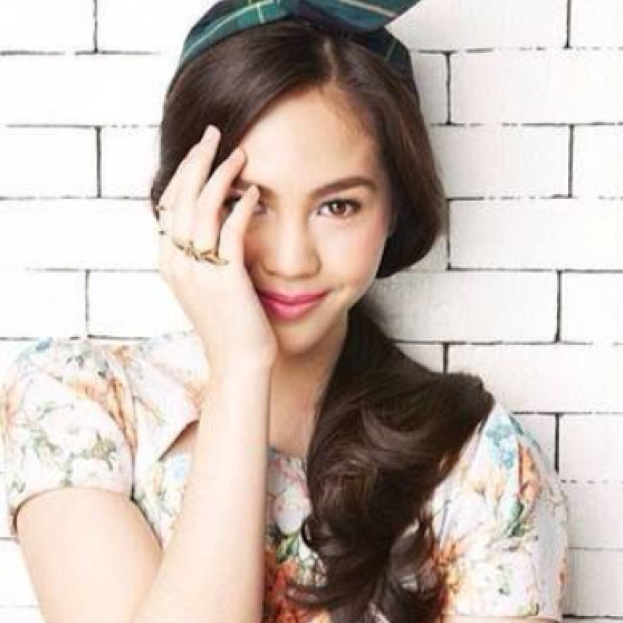 Hello We are supporters/fans of janella salavador follow us for more update