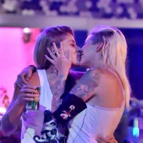 Clanessa hoje, amanhã e sempre. SEGUE? SDV :)