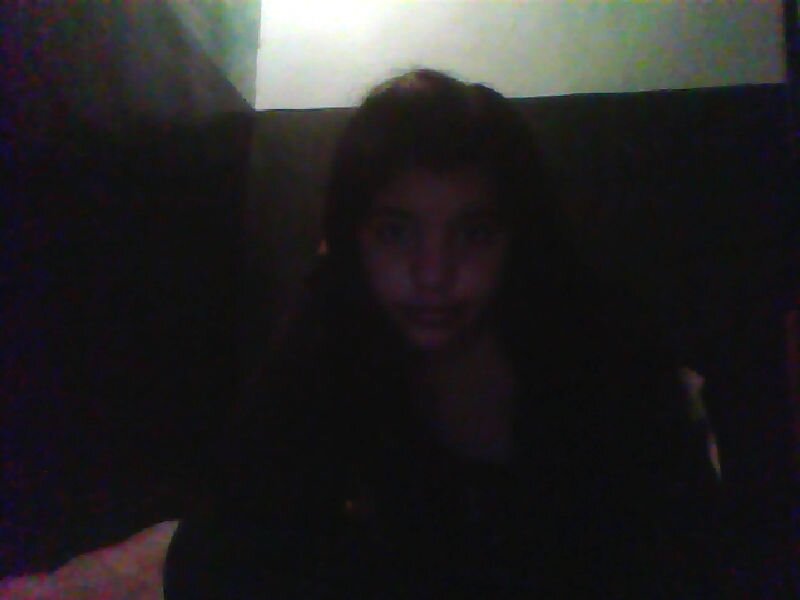 HOLIS SOY YAMILA TENGO 14 AÑOS soy directioner 
y no se que mas seguime y te sigo