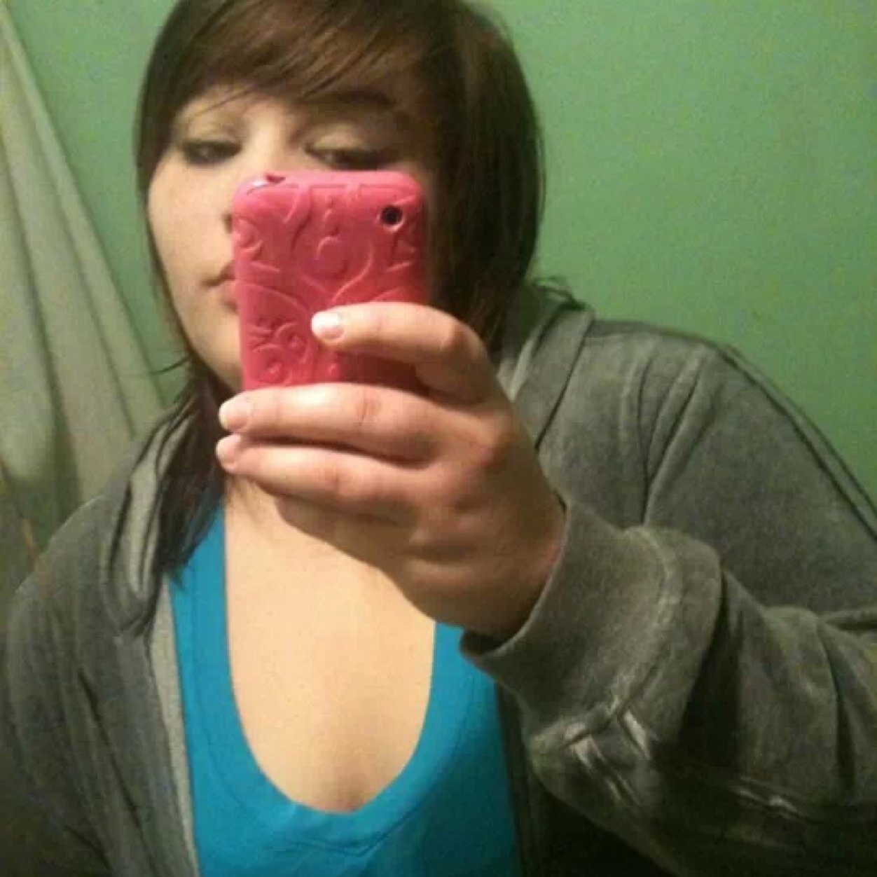 Hi im Breya, i like anime, screamo music, gaming, an ZOMBIES!!?, I have the best husband in the world, i love him so much my Panda Eddy