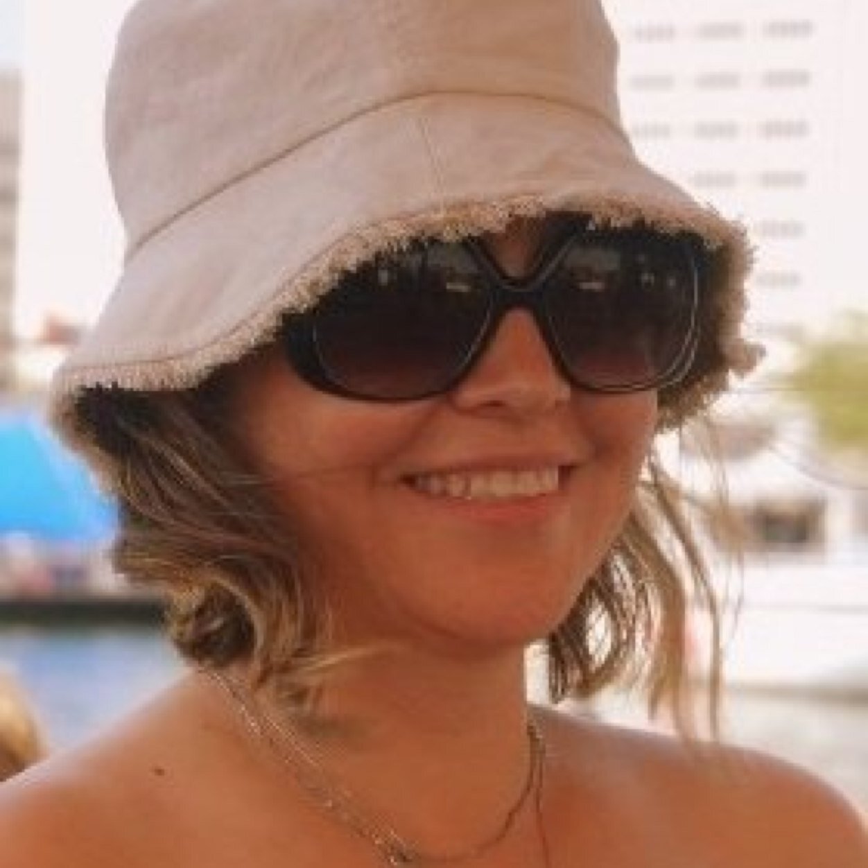 traveler . karma believer. loves to love.