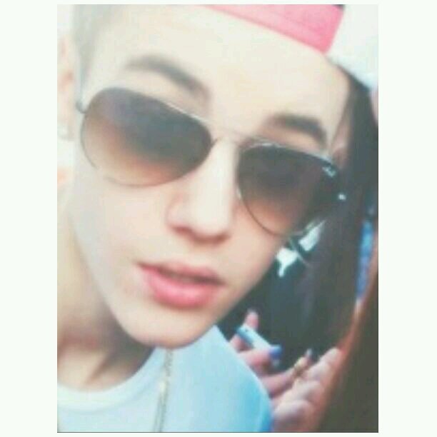hi my name is alli and they said im a queen. what? $ 9 verified account follow me $
