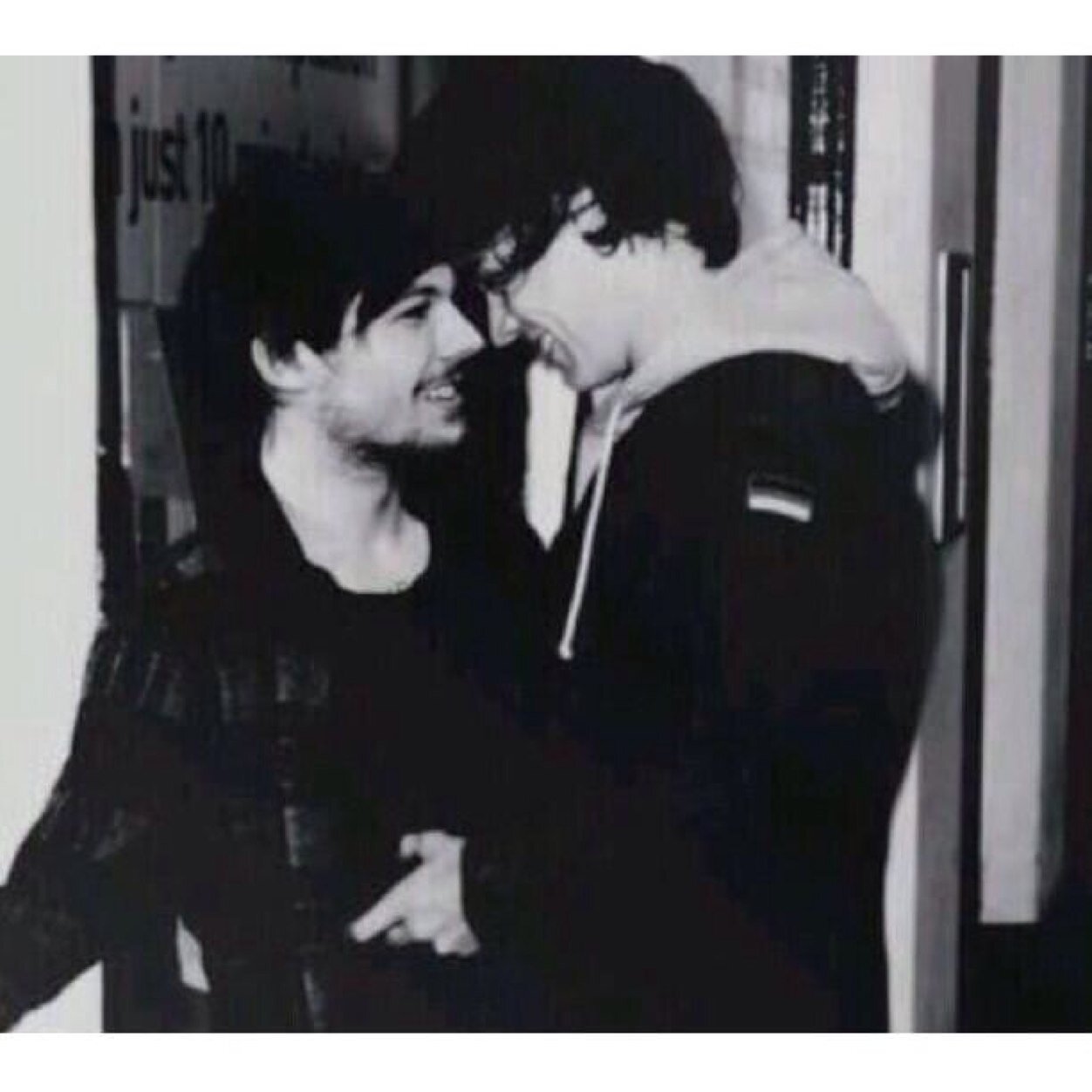 ✯ i ship larry harder than your mans dick when he sees me ✯