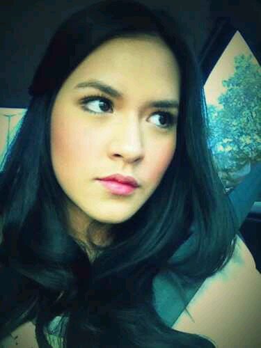 I'm a singer, in love forever with it. in it for the love of music, not for the glitter and gold :) contact person : Boim +628568526196