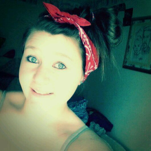 Softball, Cheer, and God. Pretty as a princess... Lifes too short to be wasted in drama!!