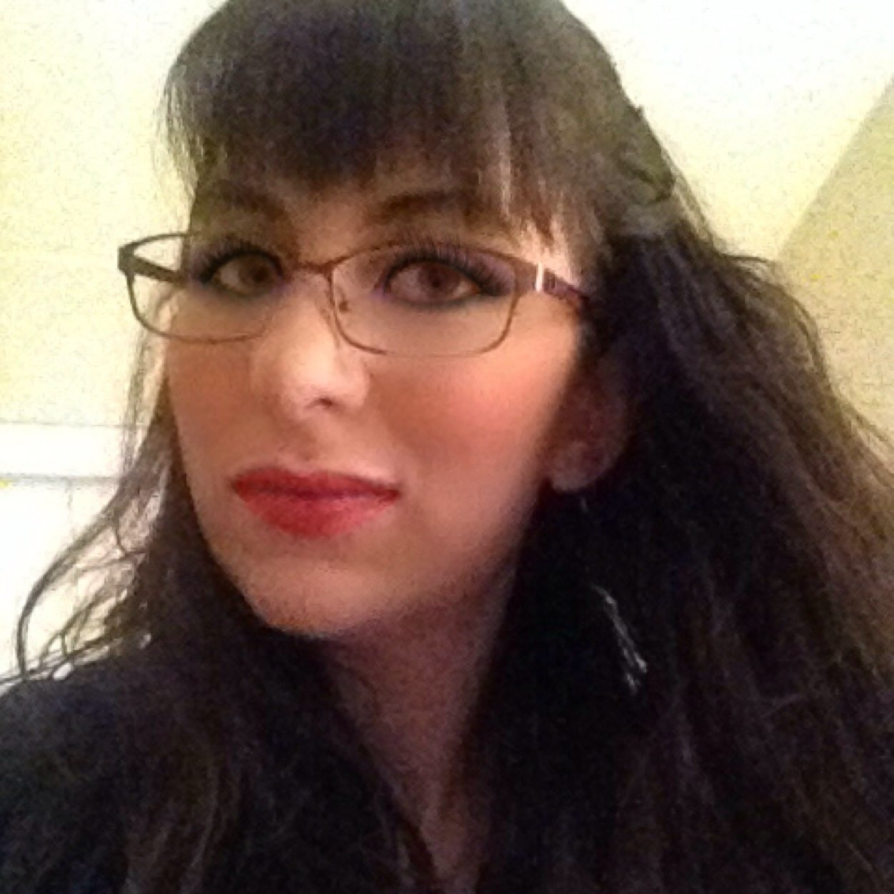 Who's got two thumbs, livin in Phx again & eagerly awaits the working world? This guy - er - gal