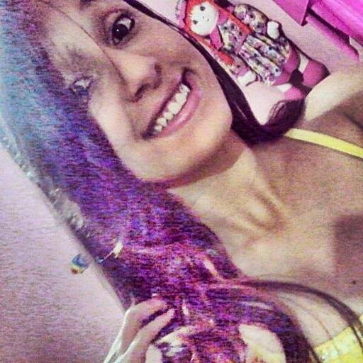 O segredo é ignorar tudo o que te faz mal. ☮ ♕ / 1.5 anos Brasil / Futura Portuguêsa / Amo coxinhas e pizza / Fã do @JustinBieber / rs agora me segue? :*