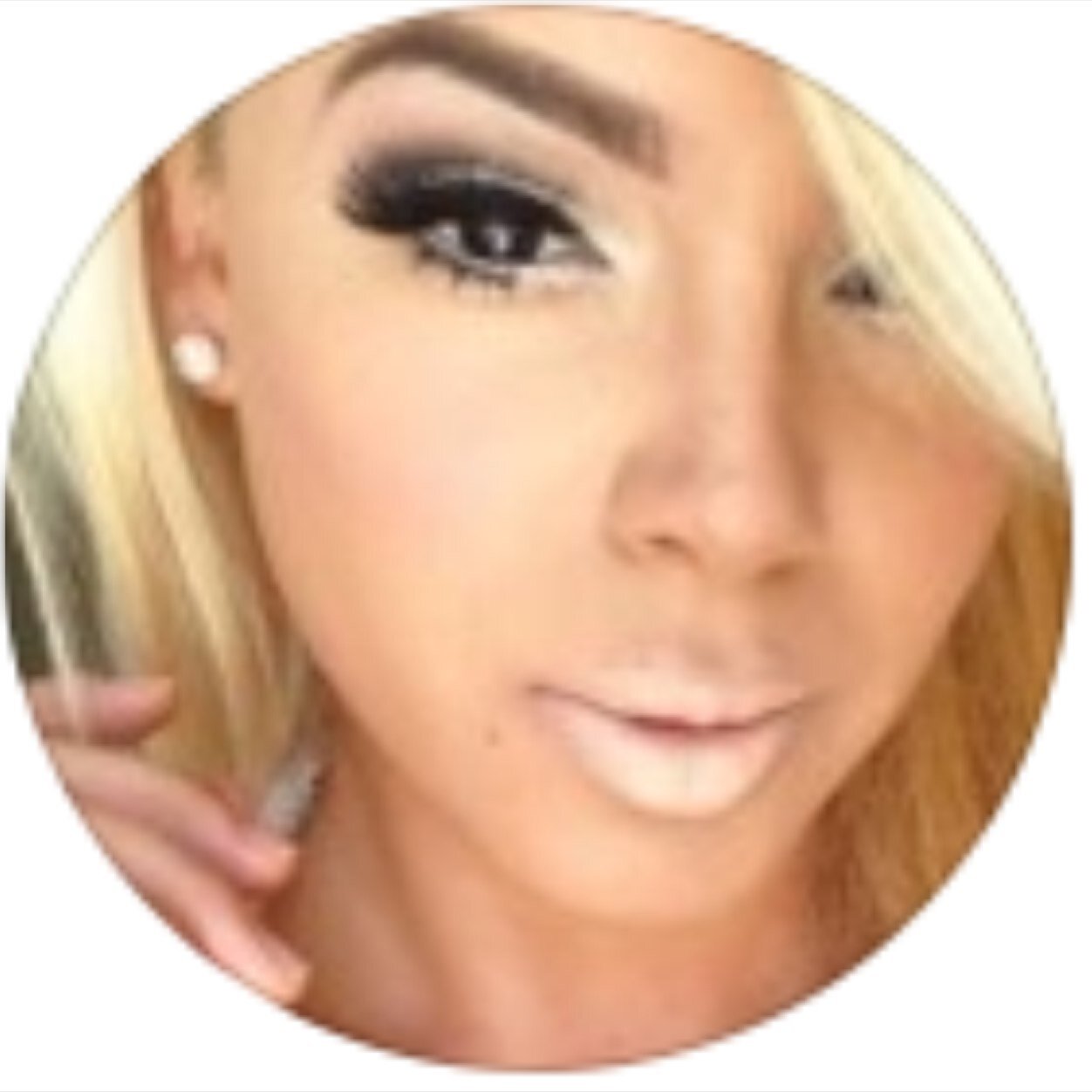 badmedinabeauty Profile Picture