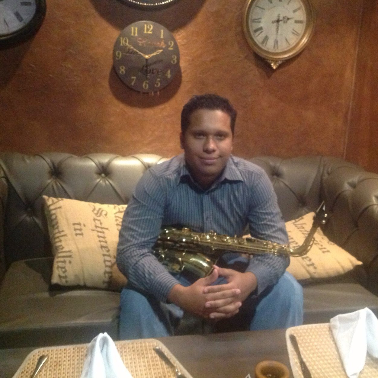 InfoKenner's profile picture. Nació el 21 de setiembre de 1984 en San José Costa Rica, primer hijo de Billy Navarro he Ivonne Hernández, Actualmente Músico de Saxofón Moderno.