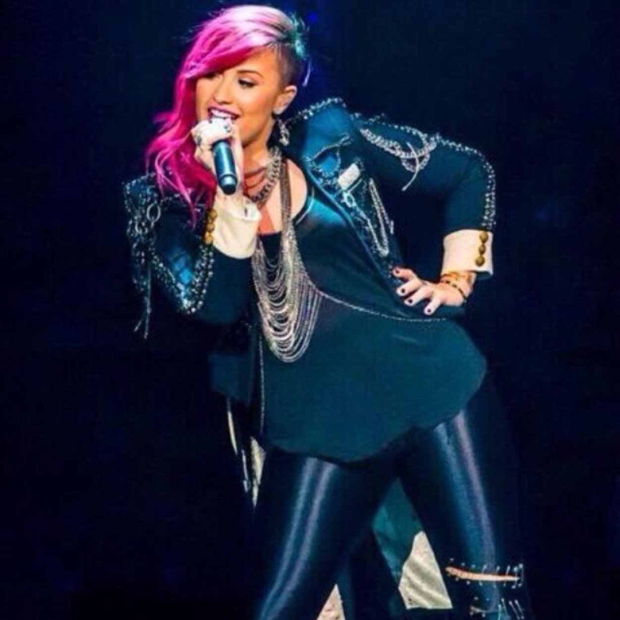 zeniazueta's profile picture. I´m not yet a #Warrior but i´m on my way.... Thanks Demetria, Hanna and Ashley for the empowerment!