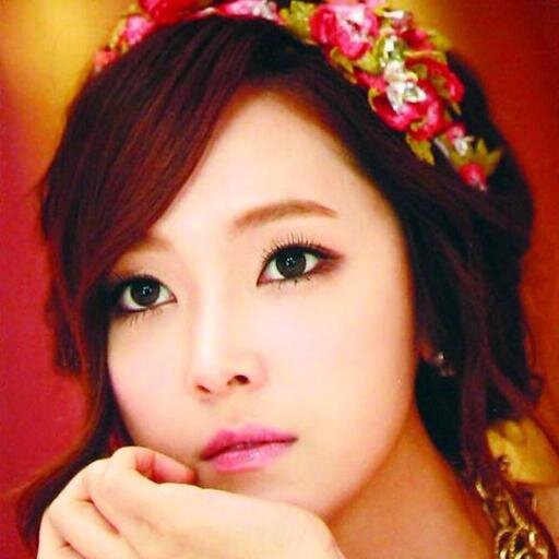 ไม่ต้องฟอลกลับแอดนี้น่ะค่ะ จุ๊บๆๆ ให้ฟอลกลับแอดนี้แทนน่ะ @iandjessica
