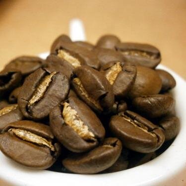 coffee_ichiba's profile picture. 直火式焙煎コーヒーの販売をしている専門店の工場長です。コーヒー本来の風味を引き出す焙煎や抽出に執心しています。毎日焙煎しては飲みの日々です。