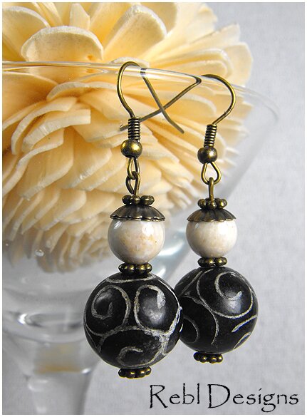 I sell unique handmade jewellery and accessories made from quality materials. Glass and gemstone beads, incorporated with Sterling Silver and some base metals