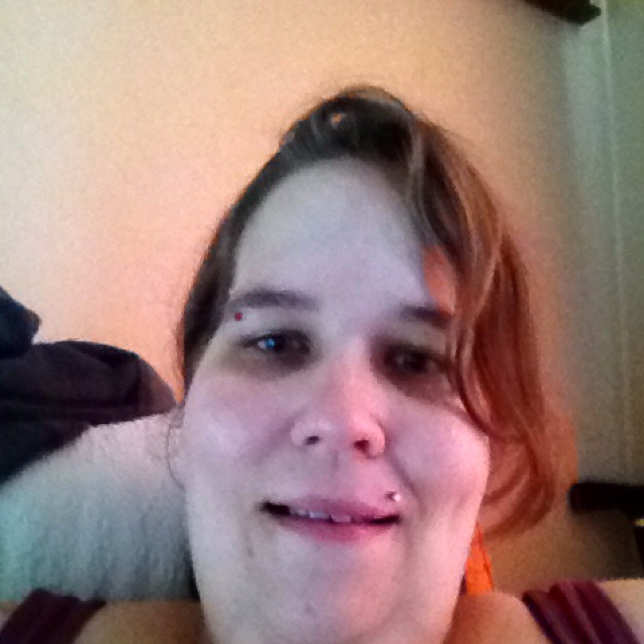 Im 32 caring love reading,drawing and listening to music.