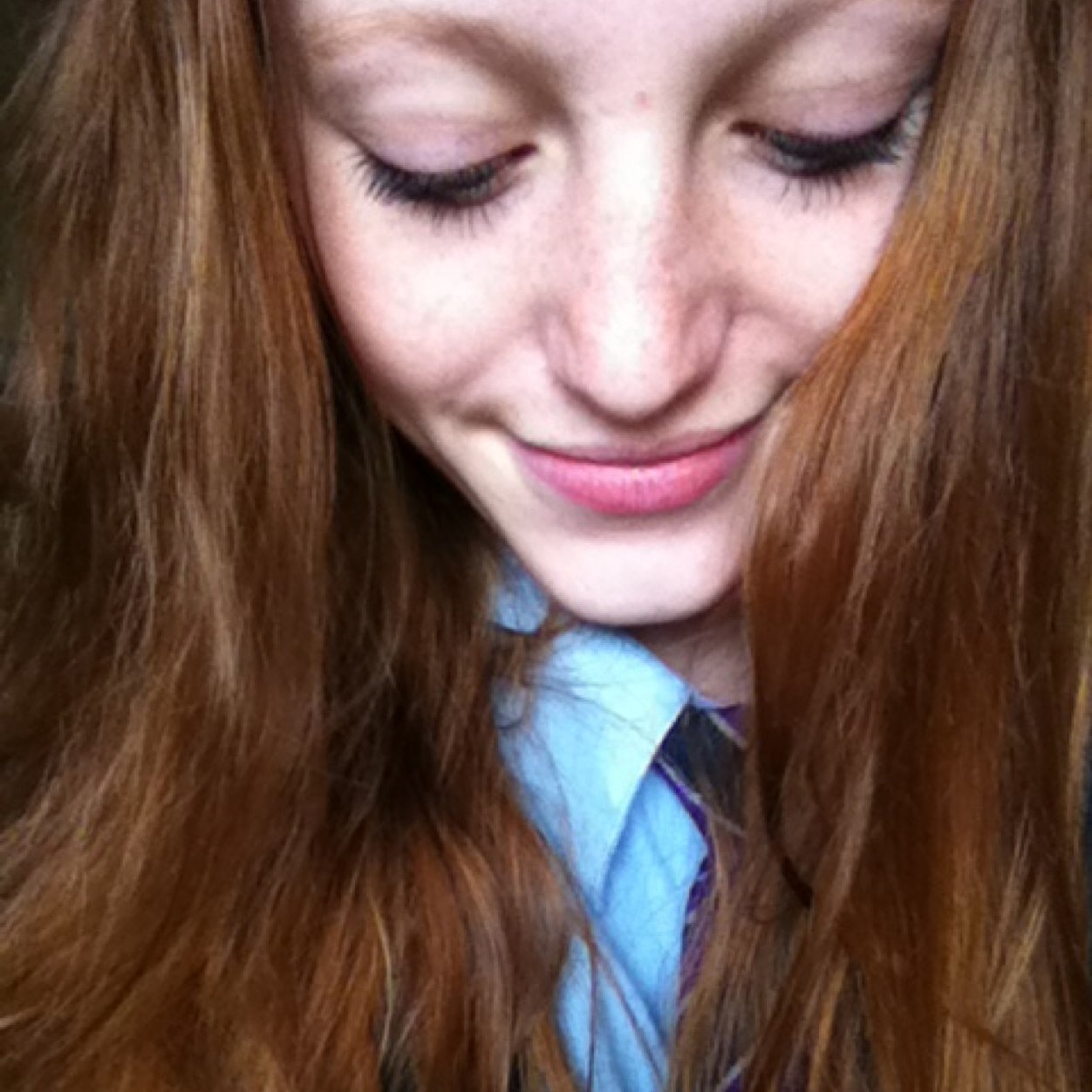 everyone follow Anya, she has good,funny tweets! Plus she's lovely and a cutie, love @beth_beth_beth_ :*