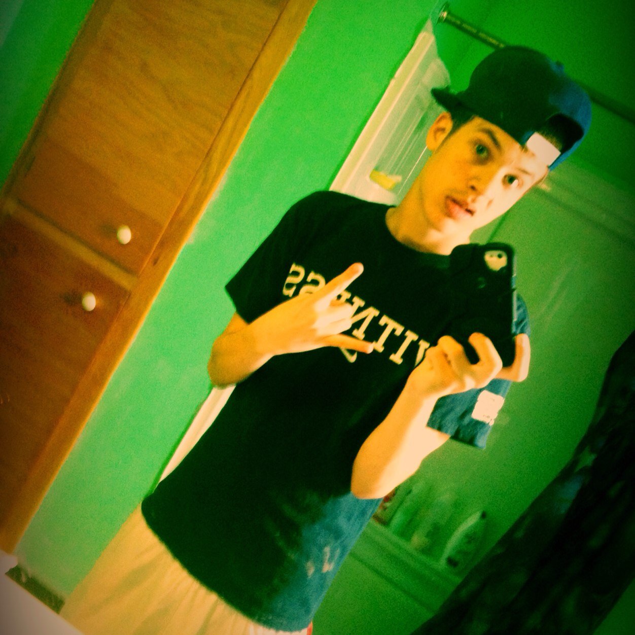 Pro'Genius Bio: Hometown: Lansing MI Hiphop/DJ Producer of Verse 2 Verse Colabs W/ Jaesyn G, Op, Heavy Dee, n etc.