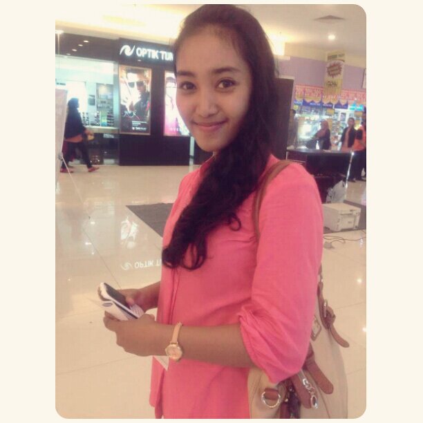 I'm Singer. Public Administration University Of Brawijaya 2012. Singing Is My Passion. ♥ Love n' Miss My Dad in Heaven. I ♥ Music. I'am United