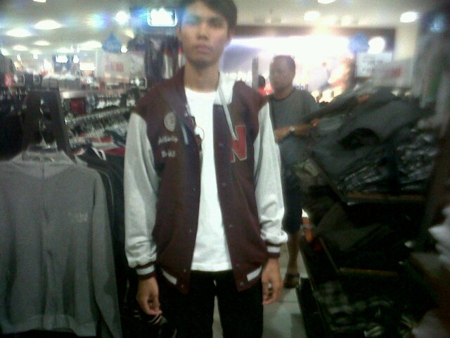 Anggi_Sandika's profile picture. Pengecut yg gak lebih baik dari debu di pinggir rel kereta.