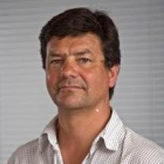 Padre, Productor de seguros, jugador de rugby y vecino de Chacras de Coria.