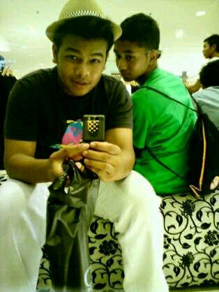 haikal | 19 | selayang baru | Acc baru | wechat id : HaikalKhairi | instagram : HeykalKhairie