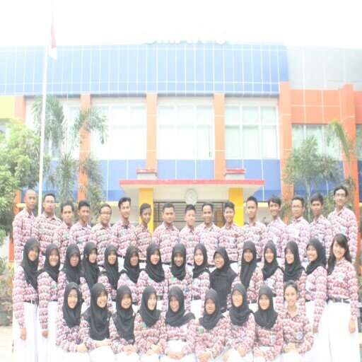 Disini kita ada, mengukir kenangan kenangan indah SMA yang tidak akan terlupa hingga kita mati nanti :)