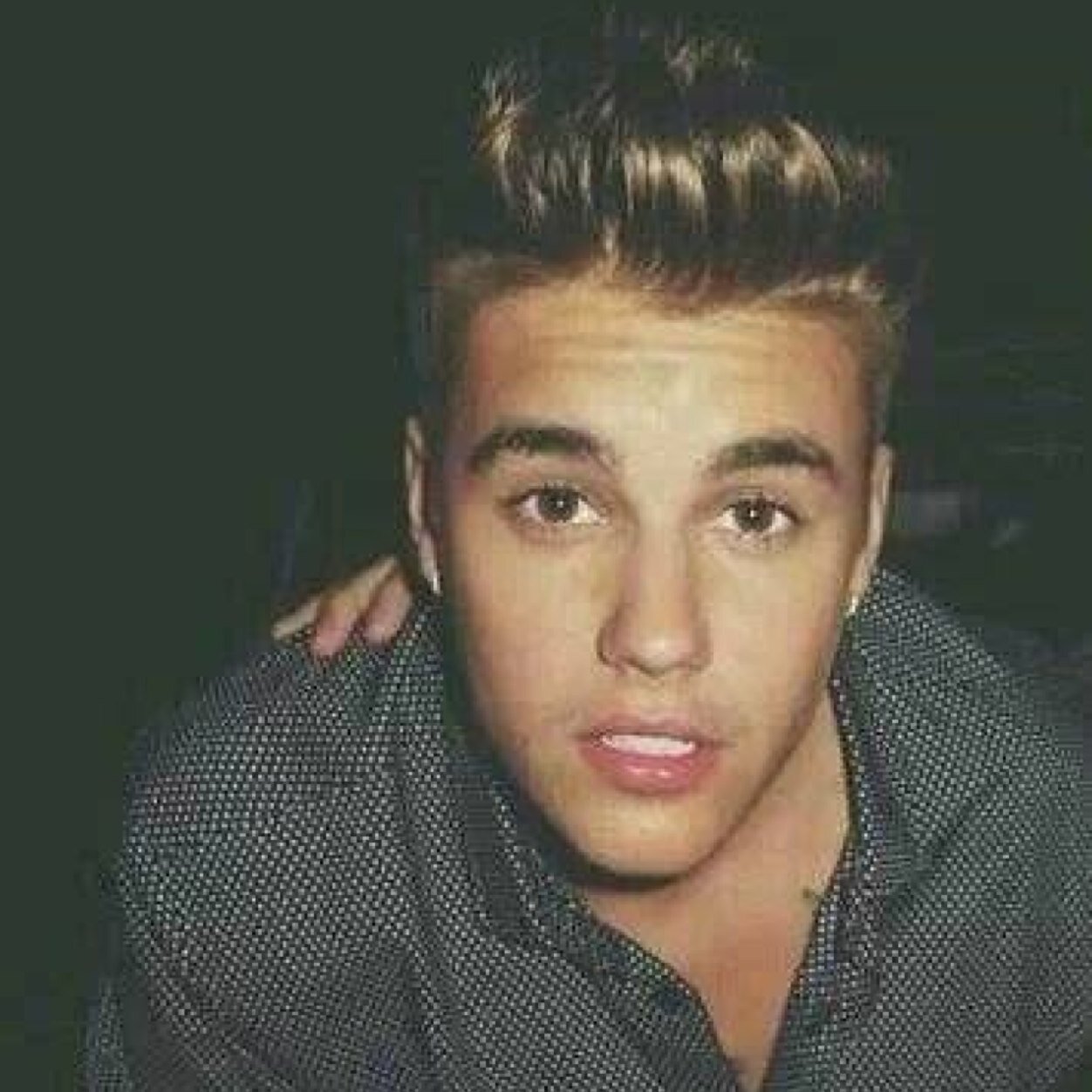 Ce Twitter a étais crée pour faire des rencontre entre Beliebers, soutenir Justin lors des ceremonies et vous informer sur son actualités ✌️