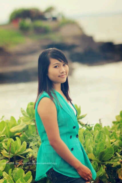 Time is precious, do not miss the opportunity that is given by God .. Because regret always comes too late