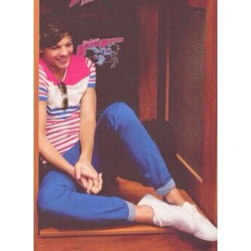 Official Louis Clique page. We are four girls from around the world. :) We love Louis William Tomlinson and this page is dedicated to him ♥