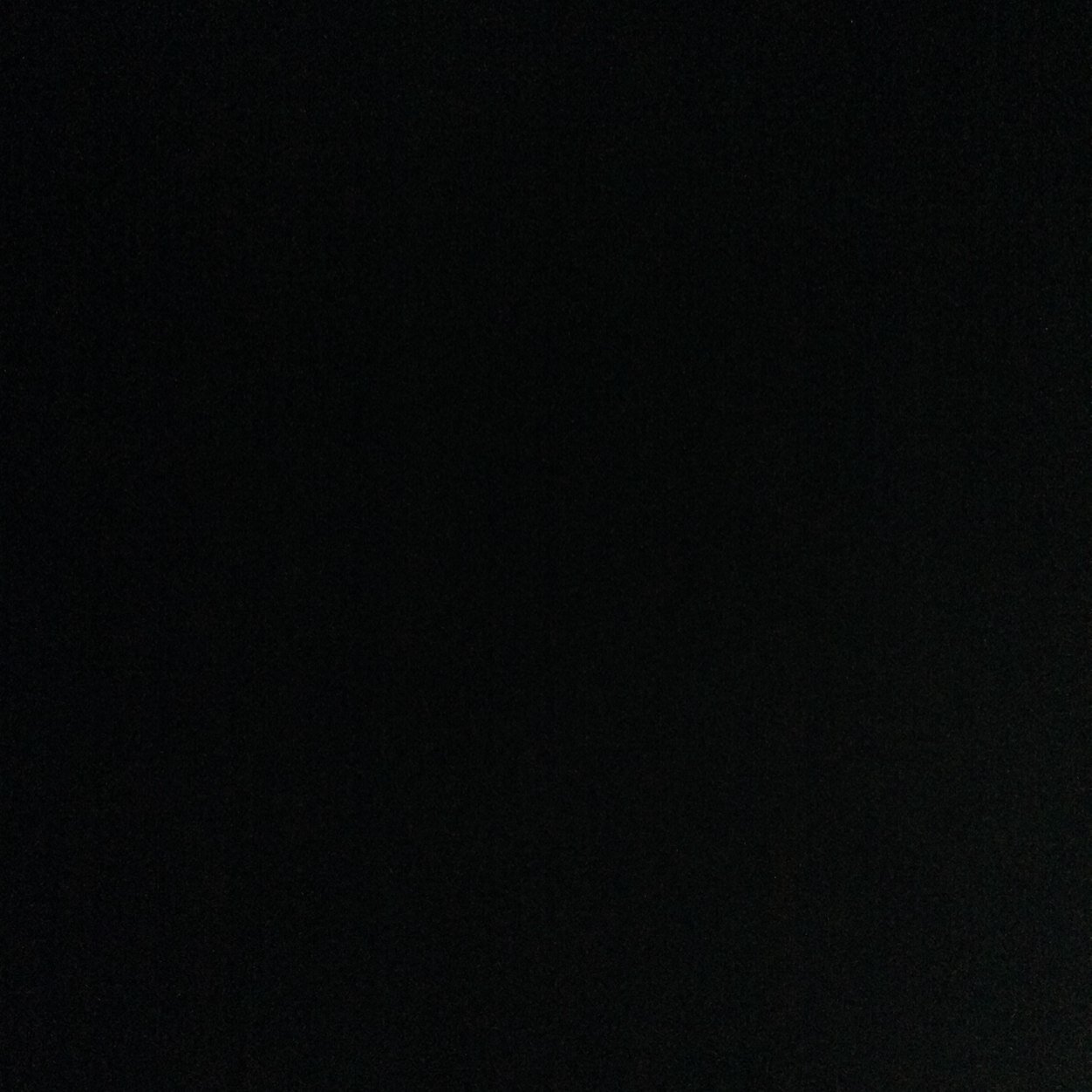 اللي يحب عيوني مايحب يبكيها .