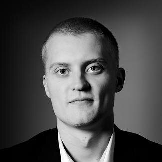 davidonewallner's profile picture. Kommunikatör. Har hemska hotfulla åsikter om att alla måste behandlas rättvist. Är sjuk som tycker jag är bortskämd med stabil månadslön och ny TV.