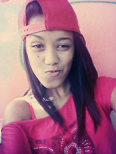 Eu sou meia pacata, as vezes impulsiva. Eu sou muito sensata, as vezes emotiva. Eu sou um tanto chata, um tanto positiva. Logo, de fato, complicadamente Viva.
