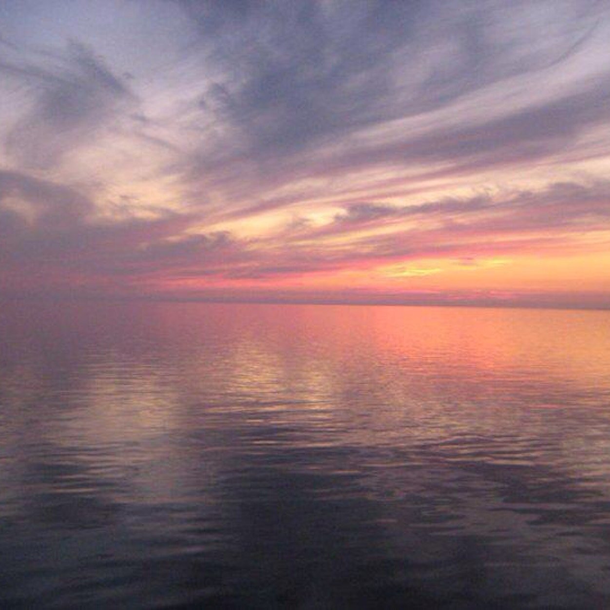 Mother of 3 children, love to bake and sit by the water watching the sun set