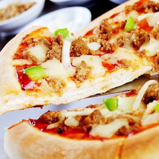 Jl. Perintis Kemerdekaan no.23 Purwosari. Jackstars ke selatan, kiri jln | Open Everyday 11am-9pm, Jumat 2pm. | 17-20k. | Free Ongkir 083866228044 / 02719162622