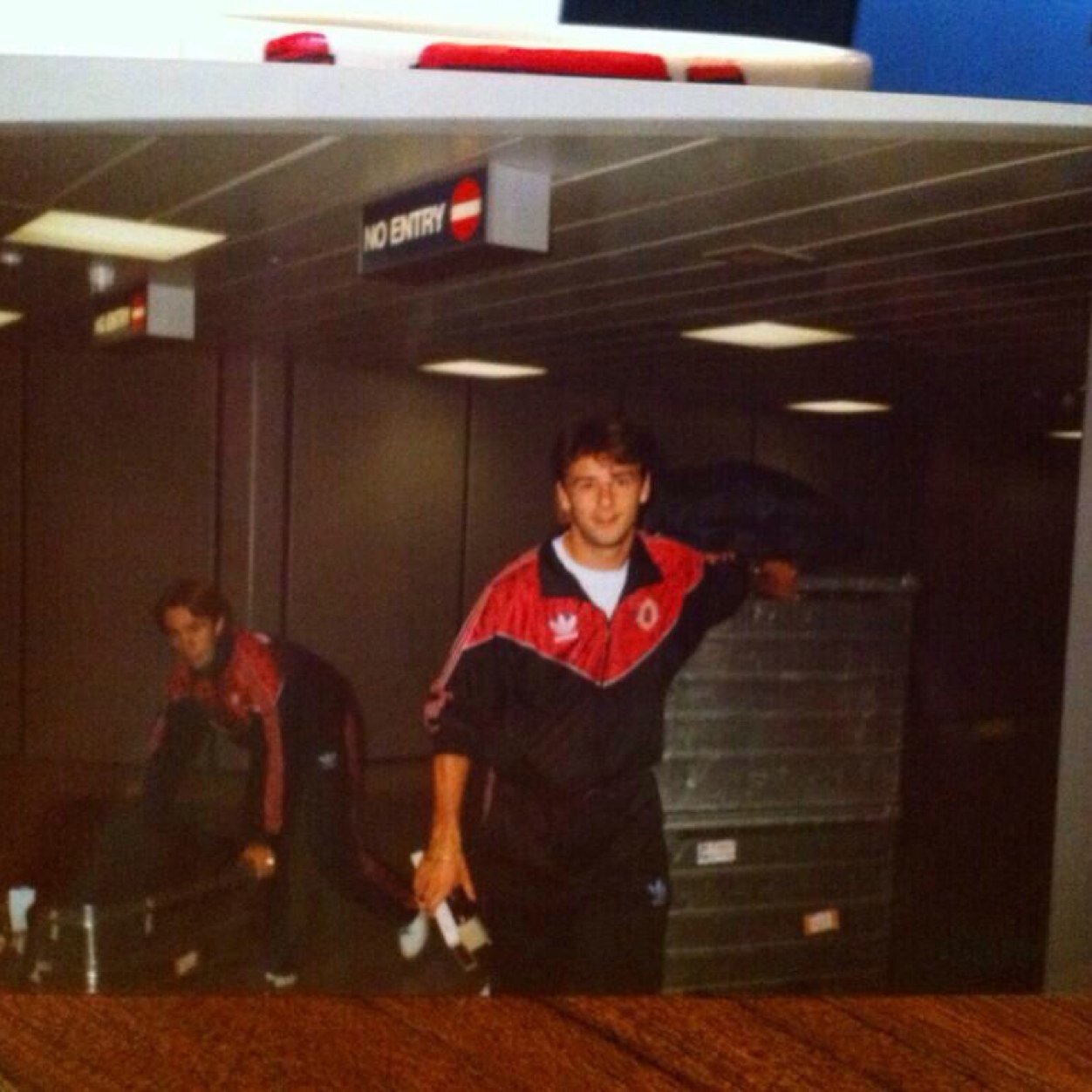 deiniol9's profile picture. Ex pro footballer with man utd, barnsley, preston N E, carlisle, stockport county and scunthorpe utd. Welsh u21 international. Now chilling with my family.