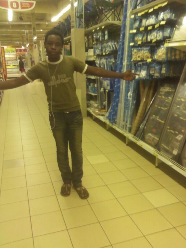 tanzy.....hate jokes.........love is a joke more u get used to it...................get bored aaarrrgg