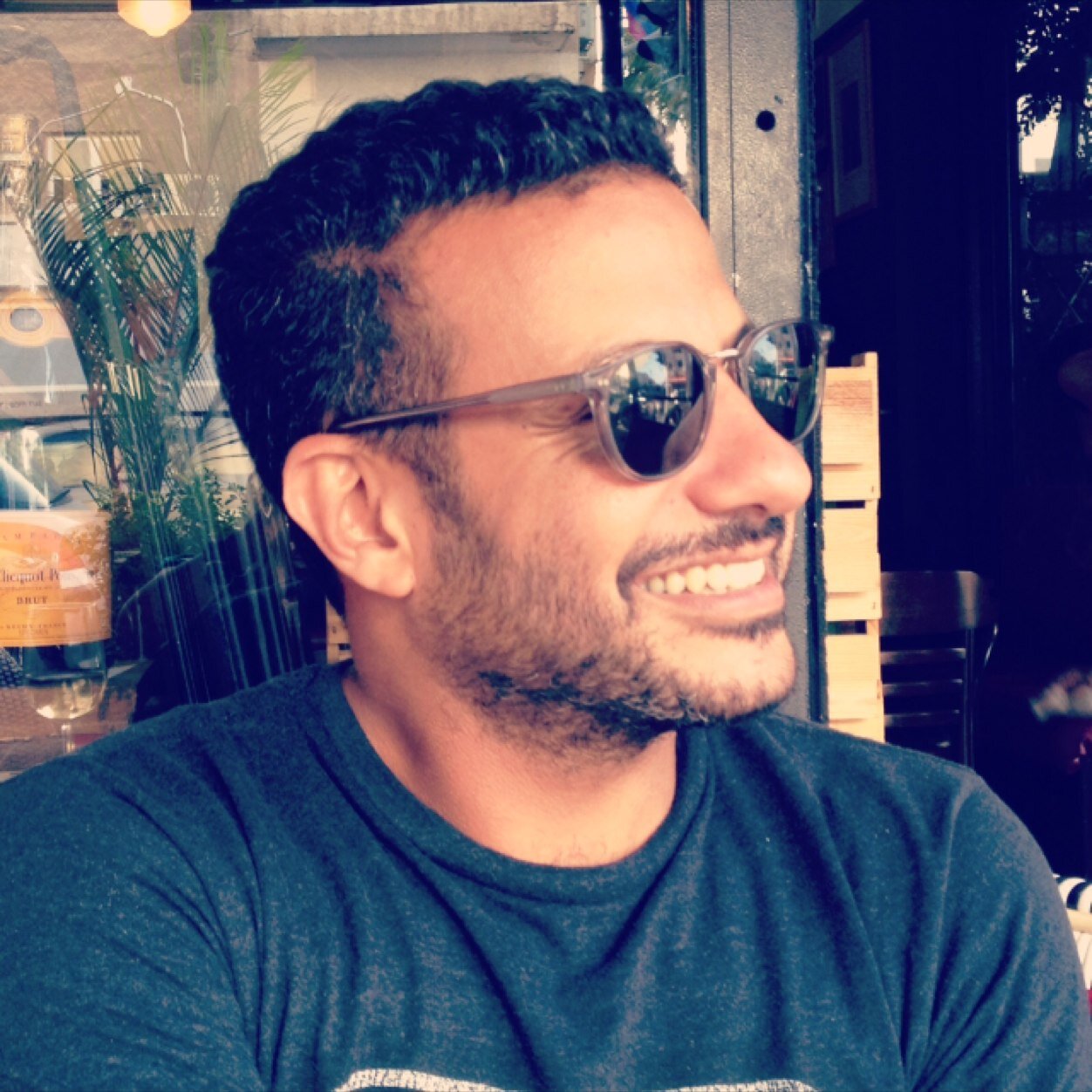 former owner of restaurant and bars in tlv, books reader , life coach,believes in compassion only.