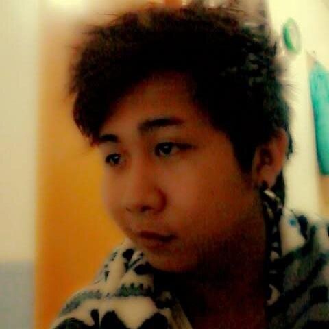 I don't like to commit myself about heaven and hell - you see, I have friends in both places.
シ