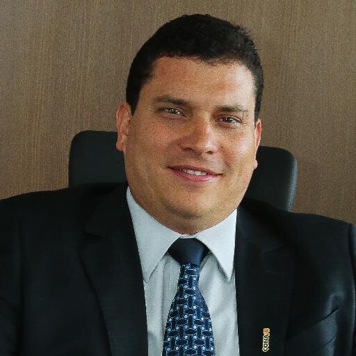 Empreendedor Apaixonado pelas novas Economias, incluindo Economias Colaborativas e Compartilhadas. (rafael@xpory.com)