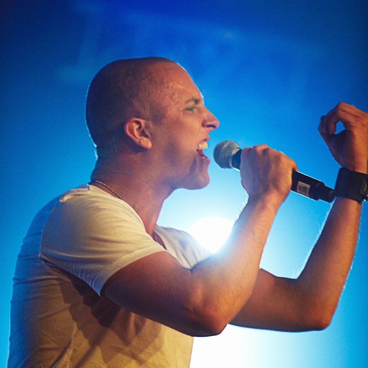 8Ball_DK's profile picture. Klunkemager, Gustavfan, jubelidiot og seriøs, voksen og følsom sangskriver...
Følg os på http://t.co/z3Jr79ySlw og instagram: 8Balldk