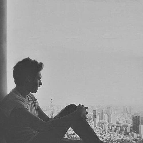 “Quando non sappiamo chi odiare, odiamo noi stessi.”