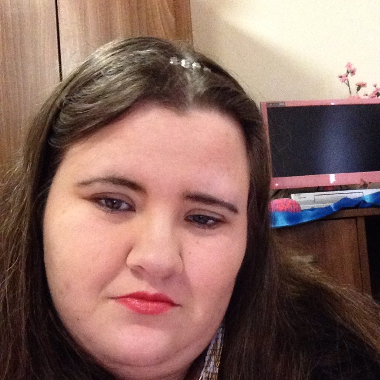 hi, im 23 i love the outdoors and love animals! also follow for a follow and i love zak bagans from ghost adentures